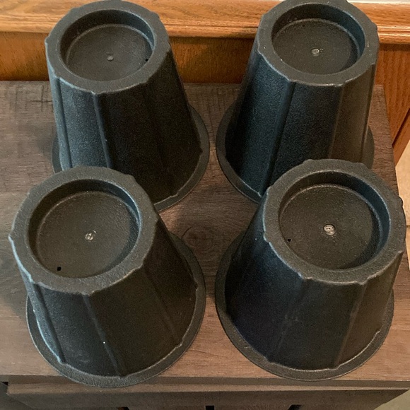 Black Bed Riser Set - Picture 3 of 3